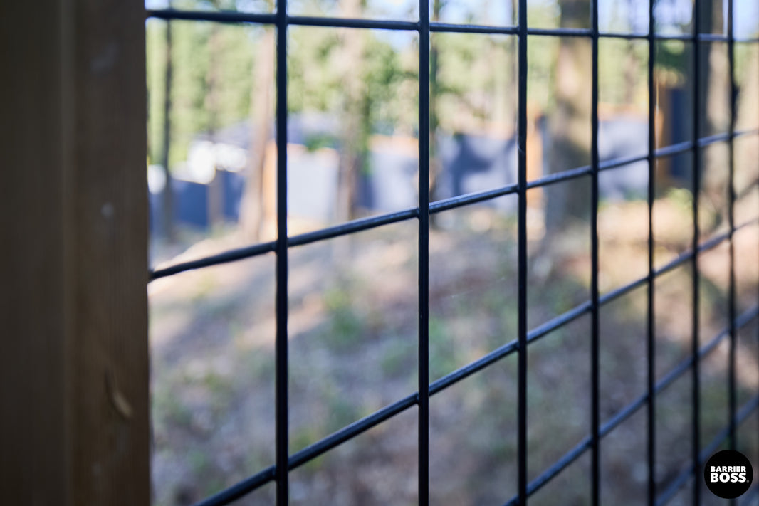 Black Hog Wire Fence Panels (Framed or Unframed) - The Rigid Panel