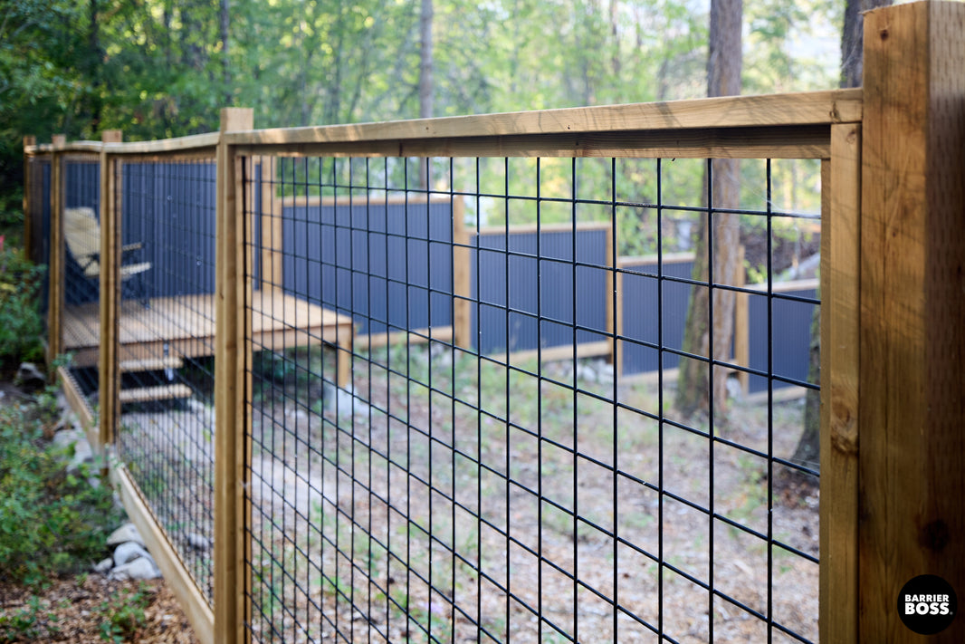 Black Hog Wire Fence Panels (Framed or Unframed) - The Rigid Panel