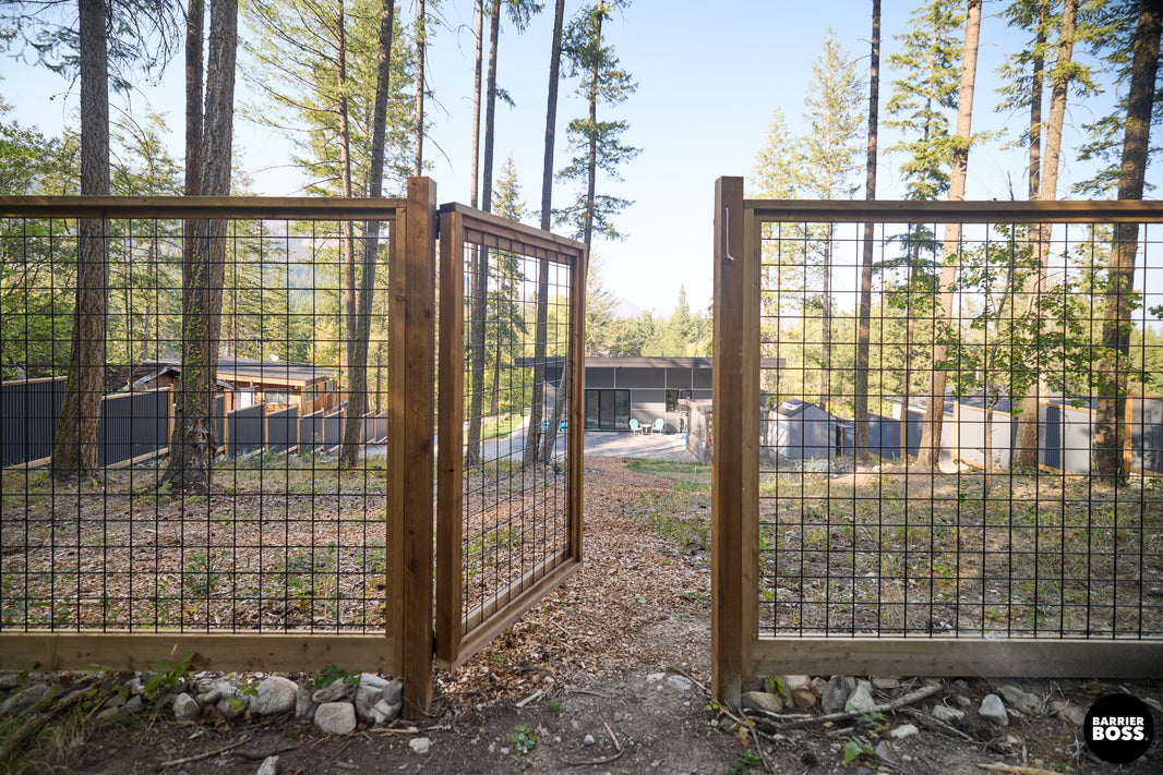 Black Hog Wire Fence Panels (Framed or Unframed) - The Rigid Panel